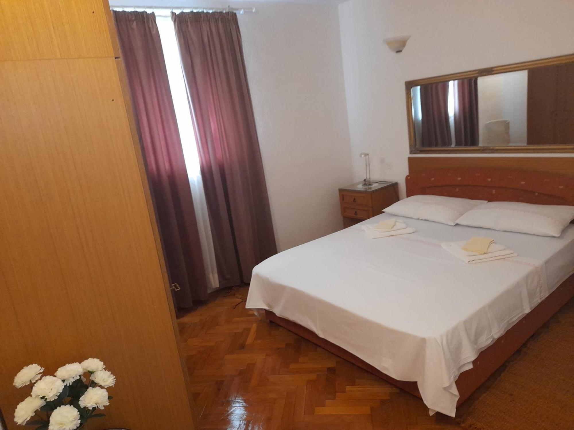 Apartments Nives Supetar Ngoại thất bức ảnh