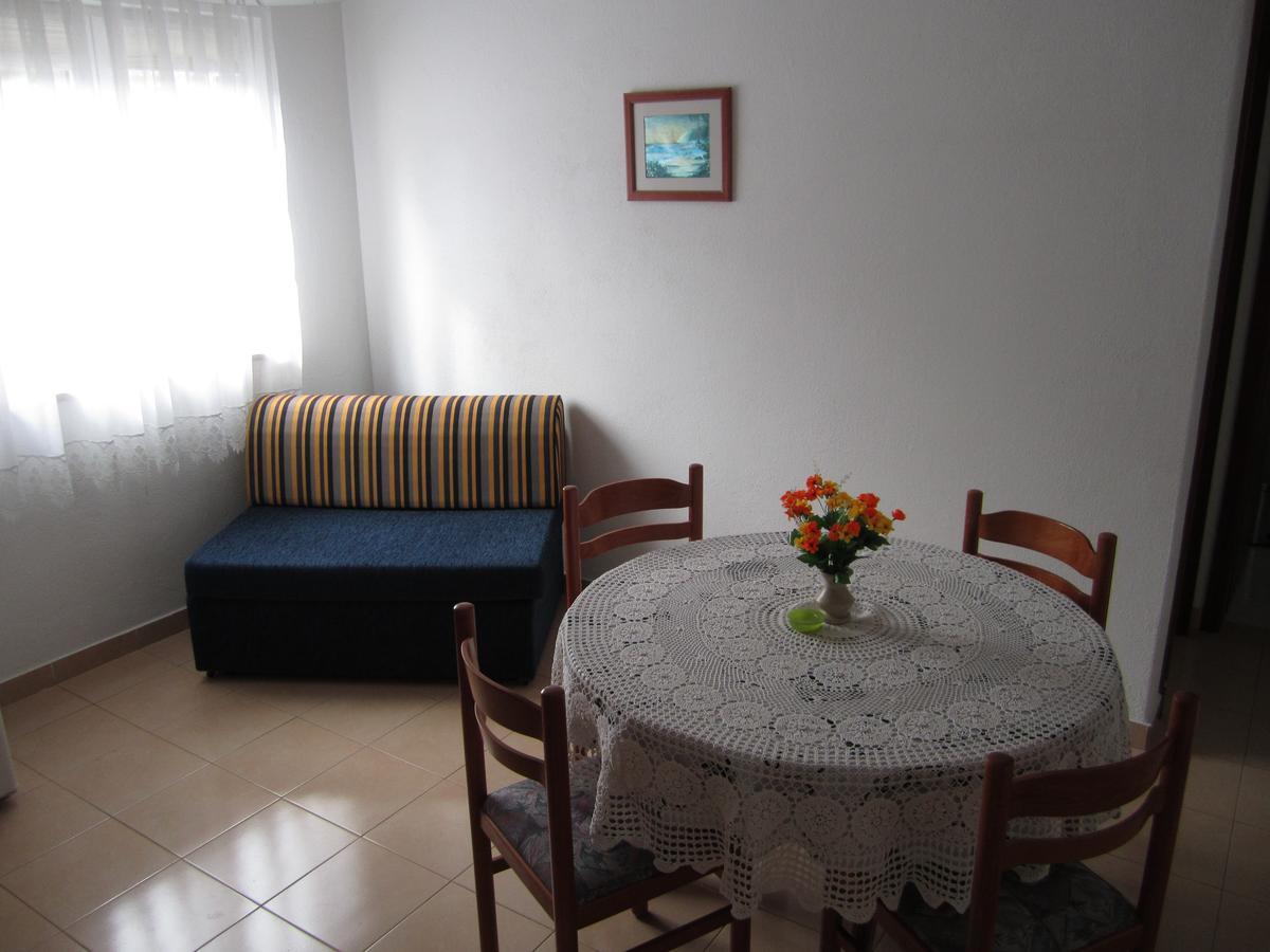 Apartments Nives Supetar Ngoại thất bức ảnh